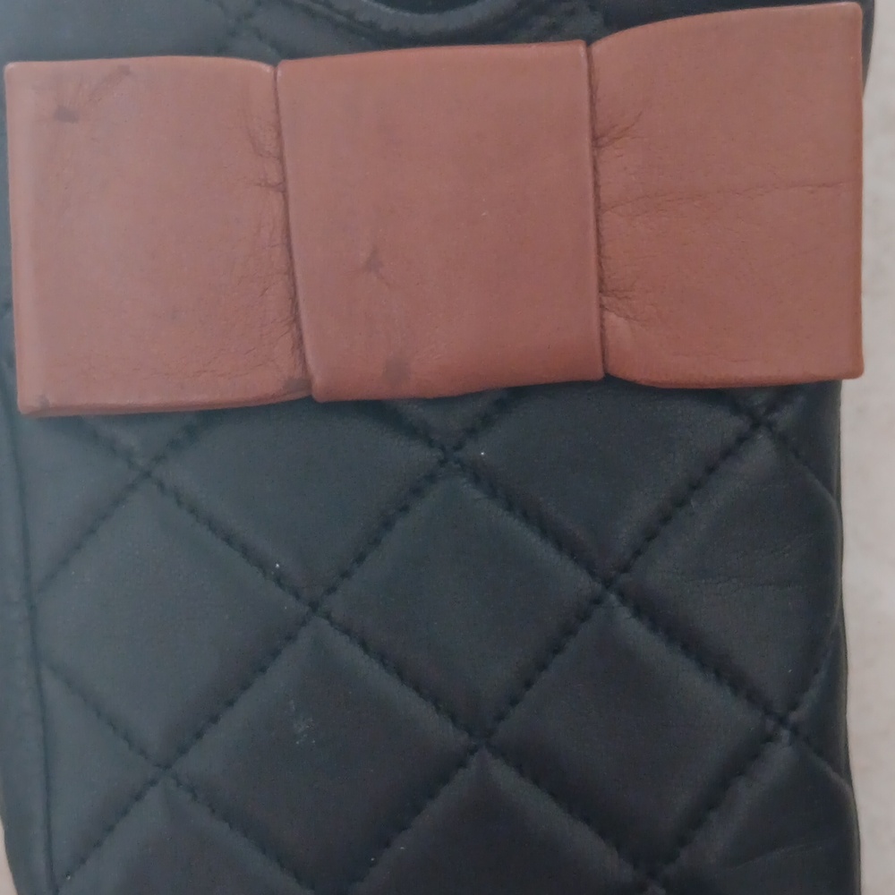 Kate Spade leather quilted gloves.Small - Picture 2 of 10